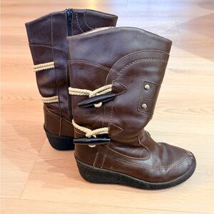 Burberry brown leather wedge boots with toggle closures size Women’s 8 EU 38